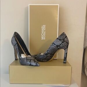 Michael Kors Women's Amara Snakeskin Heels - Black and Gray